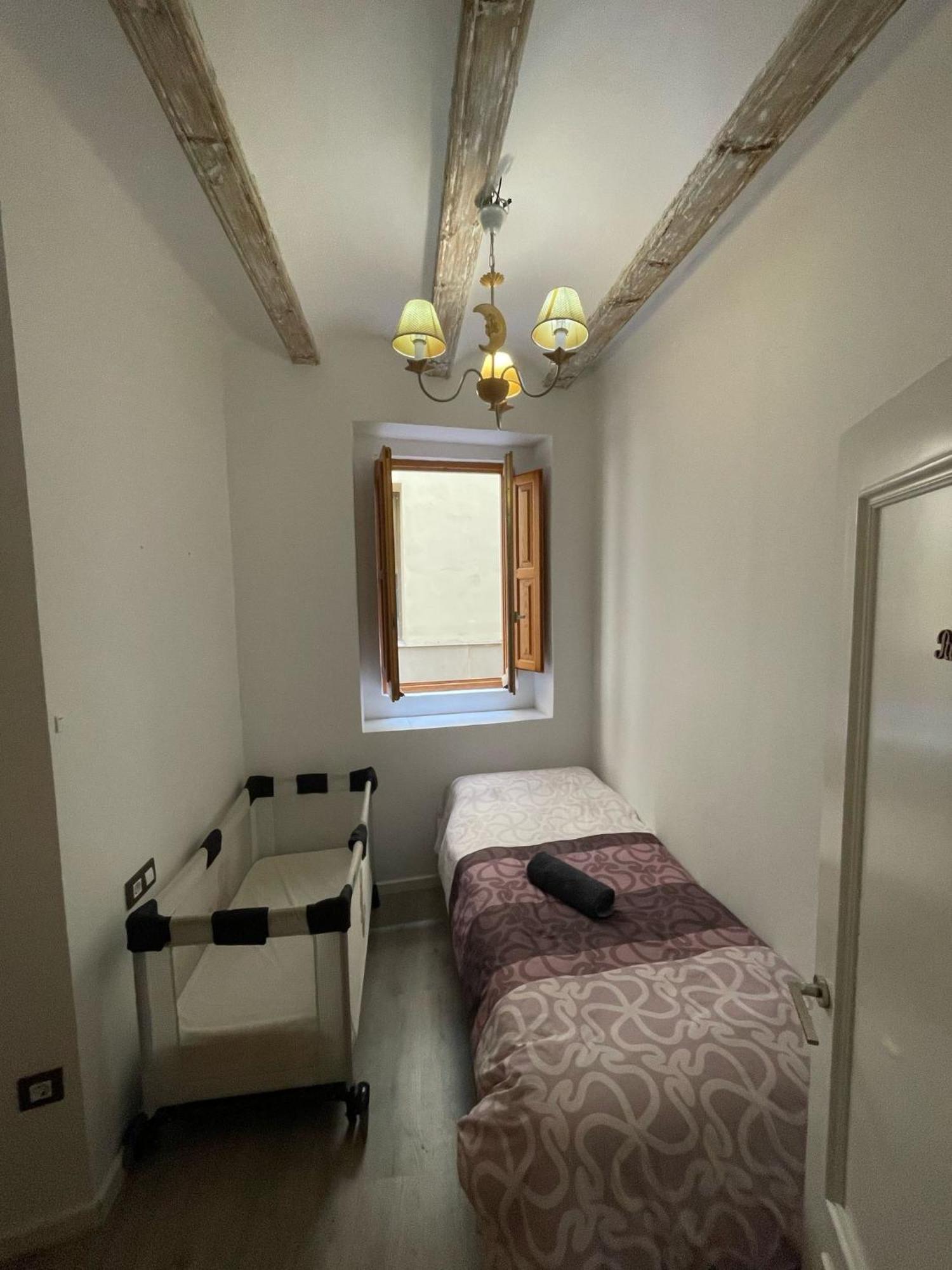 Amplio apartamento en centro histórico Valencia Exterior foto